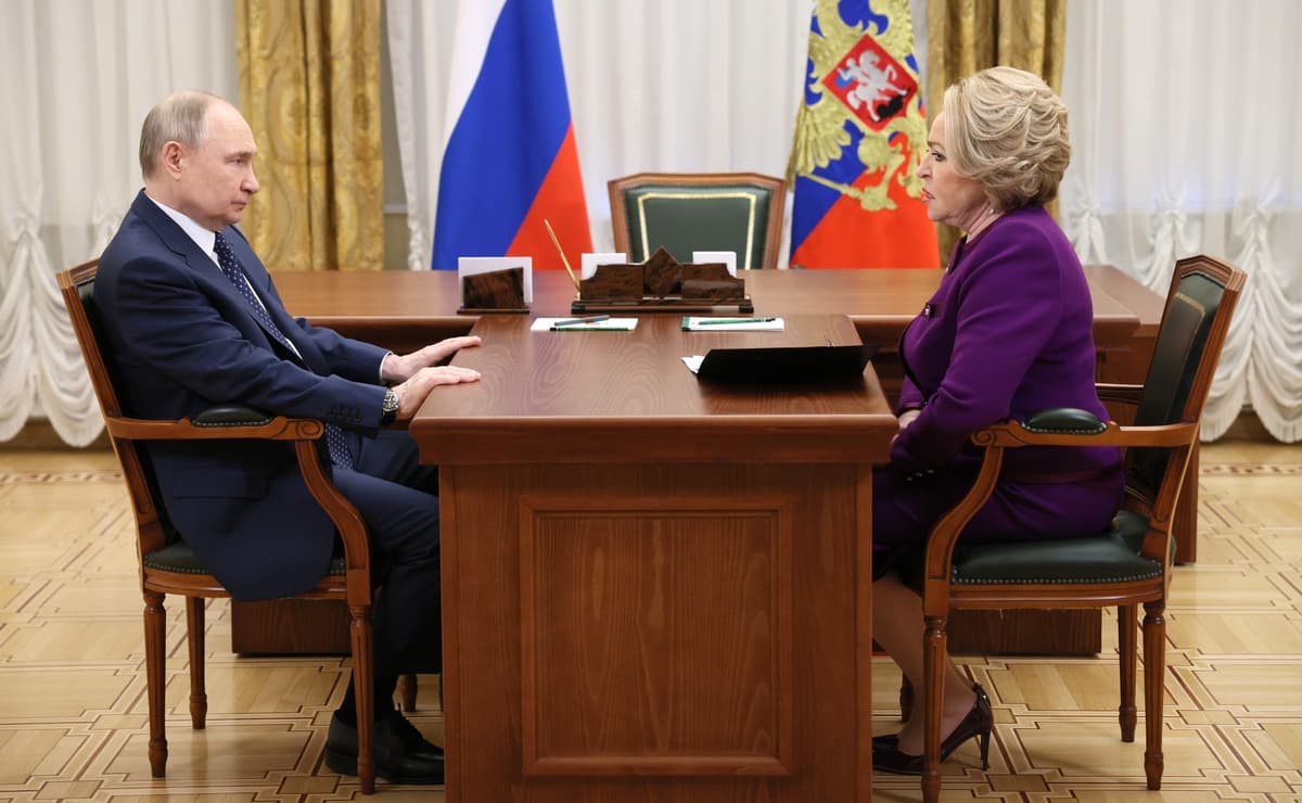 Vladimir Putin a Valentina Matvijenková. Foto: Kremlin.ru