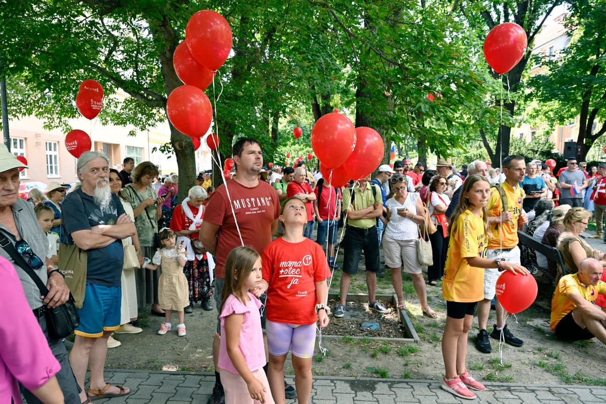 Snímka zo zhromaždenia Aliancie za rodinu s názvom Národný pochod Hrdí na rodinu! na Jakubovom námestí 19. júla 2025 v Bratislave. Foto: Pavel Neubauer/TASR