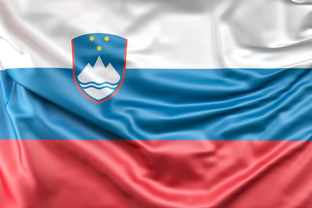 Slovinská vlajka, ilustračný obrázok. Foto: Freepick.com