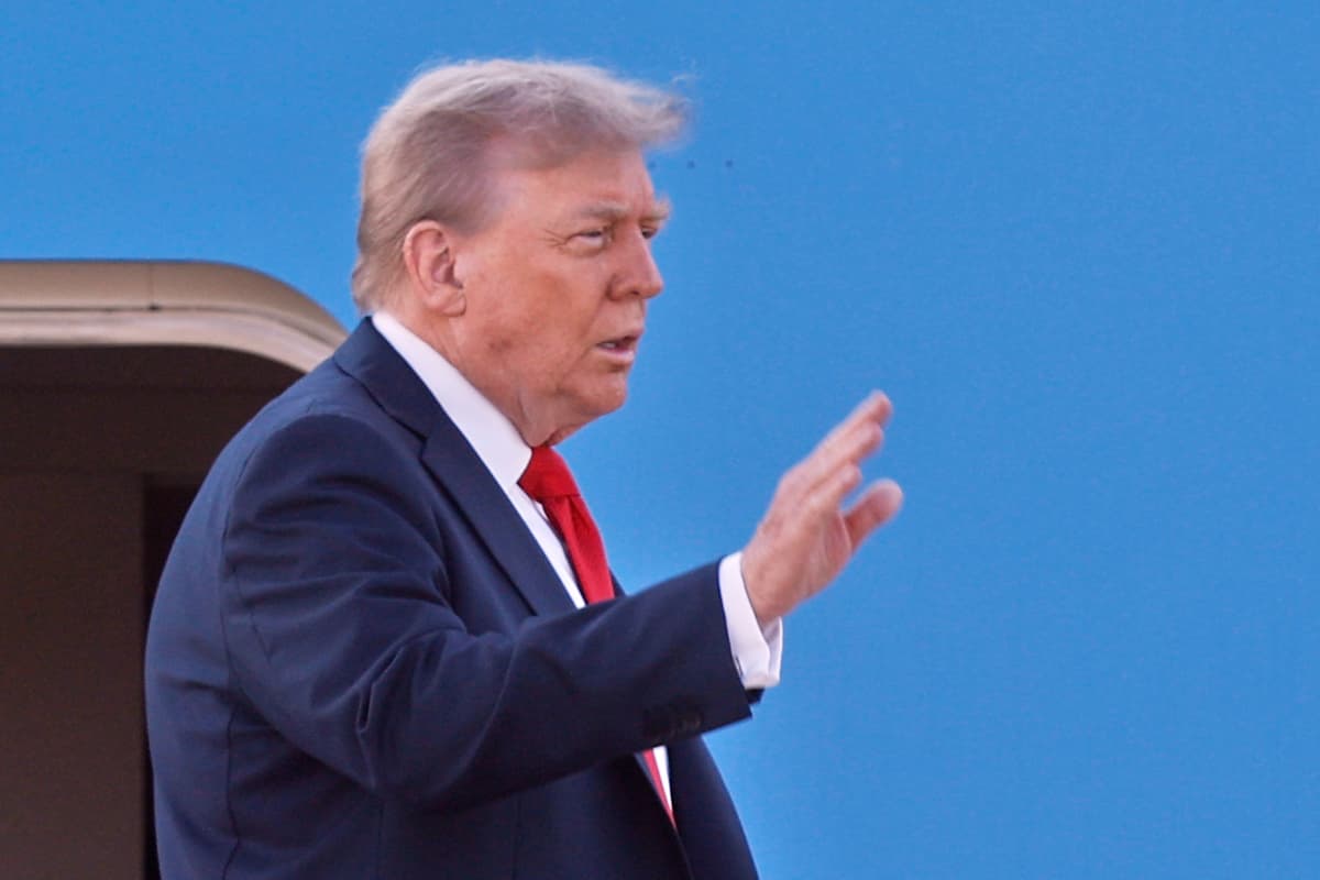 Donald Trump na ceste na summit s Putinom. Foto TASR/AP