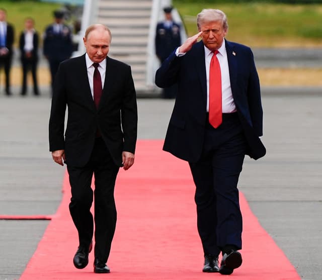 Donald Trump a Vladimír Putin. Foto: TASR/AP