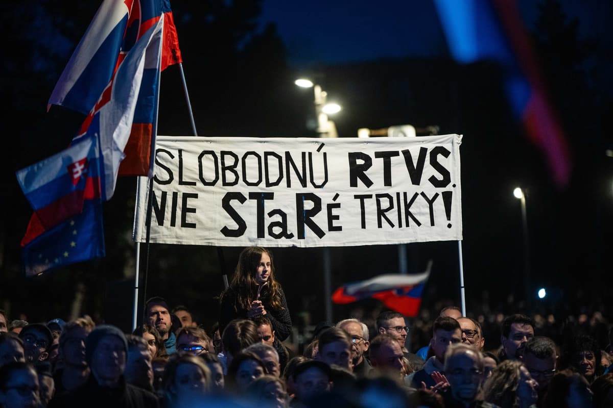 Protest proti "ovládnutiu" RTVS 15. 3. 2024. Foto JAKUB GAVLAK / EPA / Profimedia