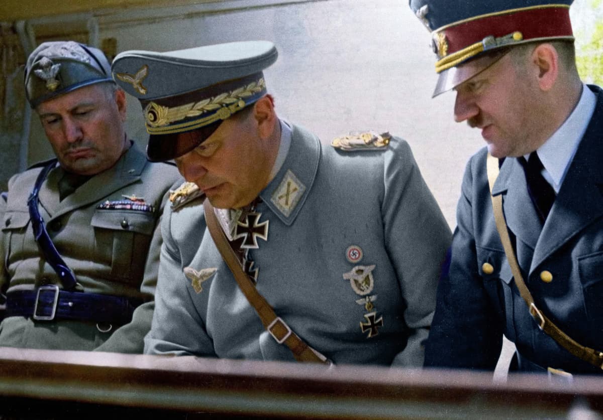 Benito Mussolini, Hermann Göring a Adolf Hitler. Foto: akg-images / akg-images / Profimedia