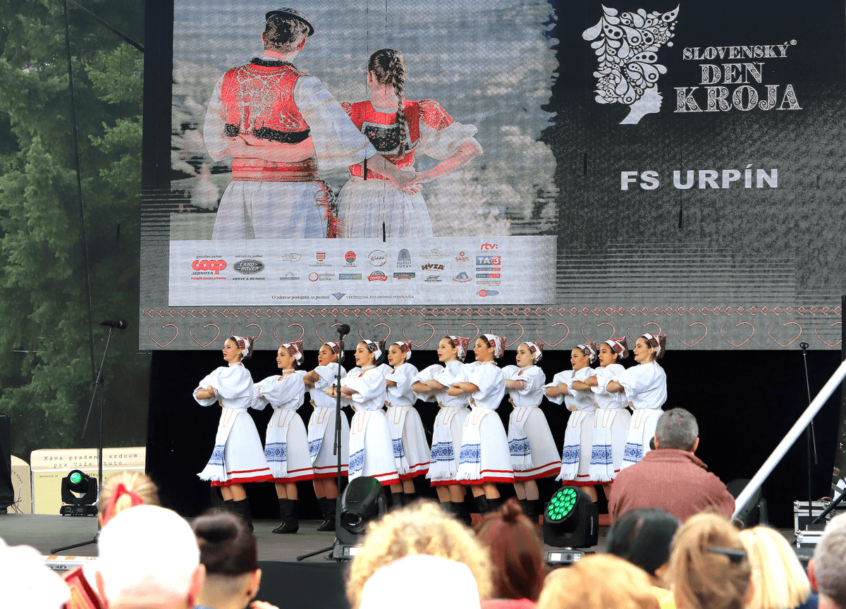 Folklórny súbor Urpín v roku 2021. Foto Krošlák/TASR
