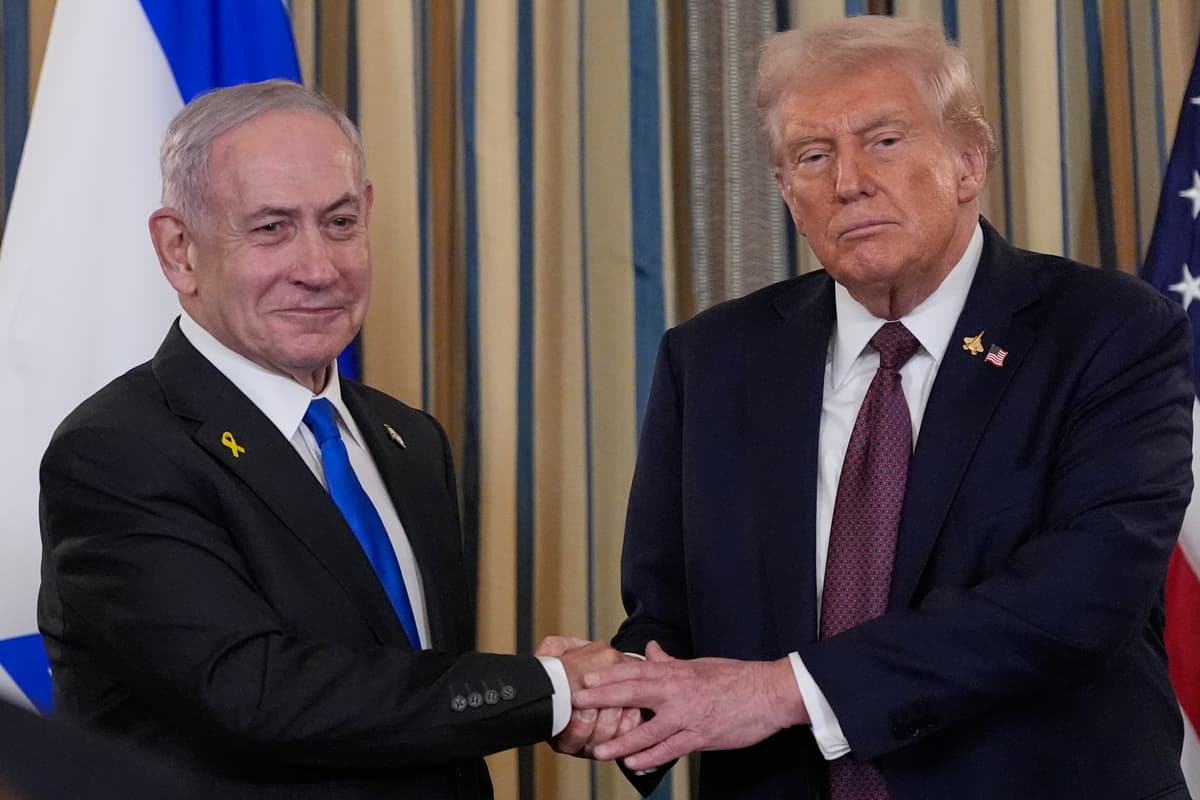 Donald Trump a Benjamin Netanjahu pri návšteve izraelského prezidenta v Bielom dome. Foto TASR/AP