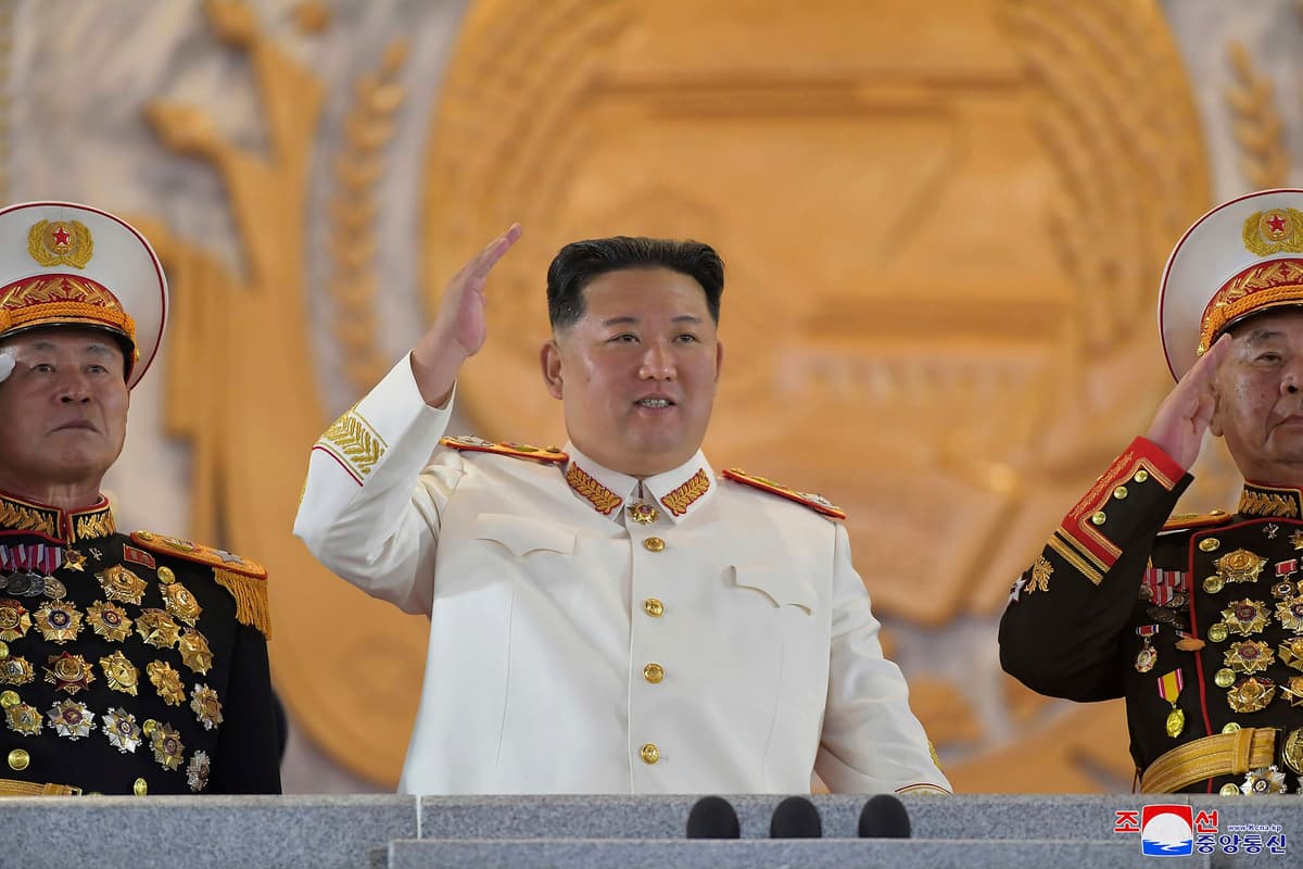 Kim Čong-un na vojenskej prehliadke v roku 2022. Foto TASR/AP