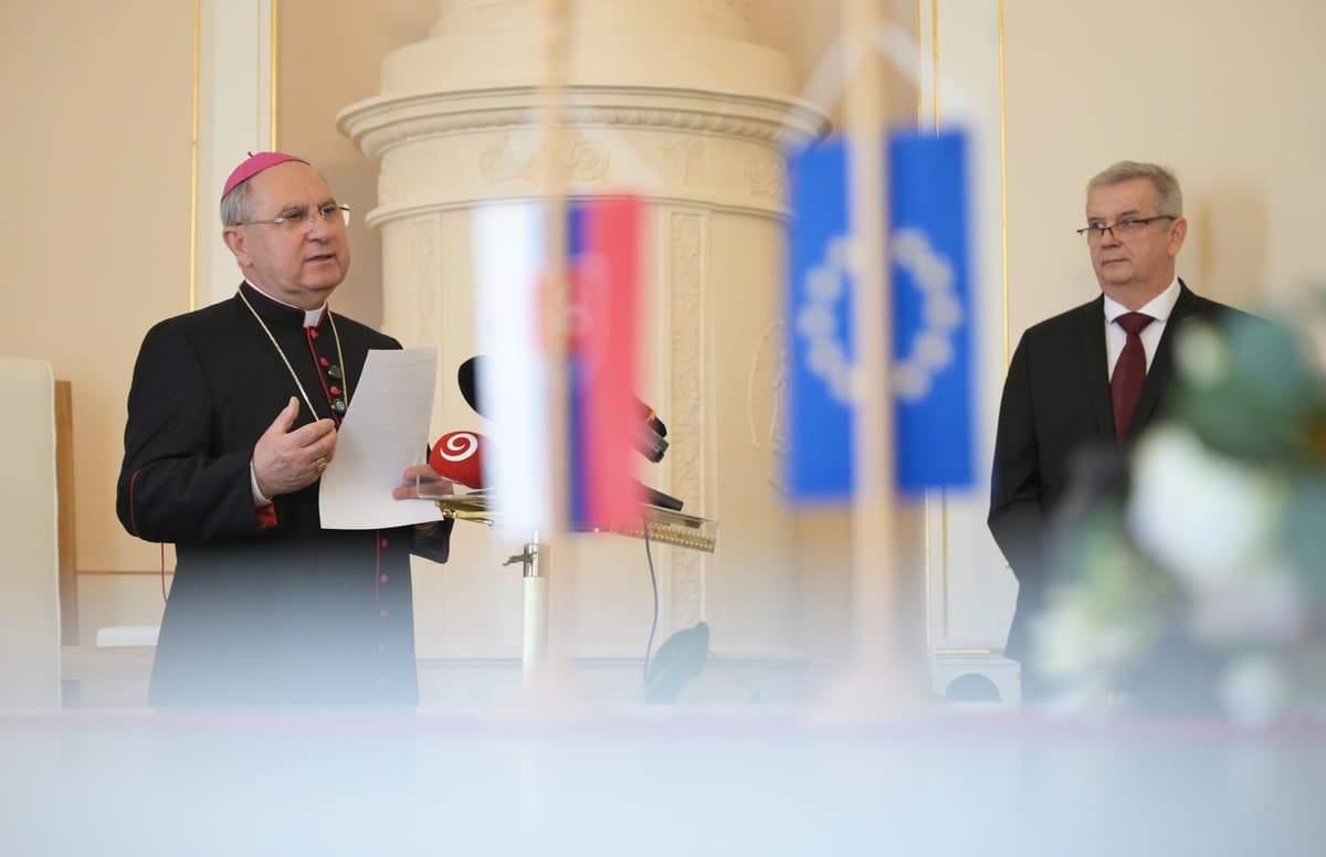 košický arcibiskup, metropolita a predseda Konferencie biskupov Slovenska (KBS) Mons. Bernard Bober. FOTO: TASR/František Iván