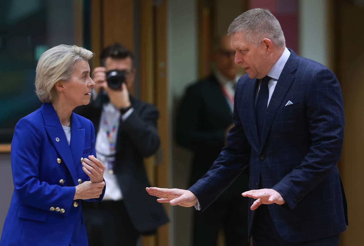 Ursula von der Leyenová a Robert Fico. Foto: OLIVIER HOSLET / EPA / Profimedia