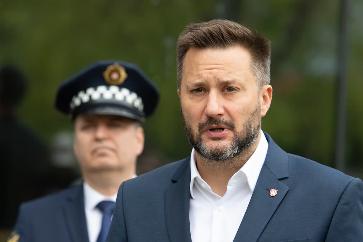 Na snímke primátor Bratislavy Matúš Vallo a náčelník mestskej polície Miroslav Antal. FOTO:TASR/Pavel Neubauer
