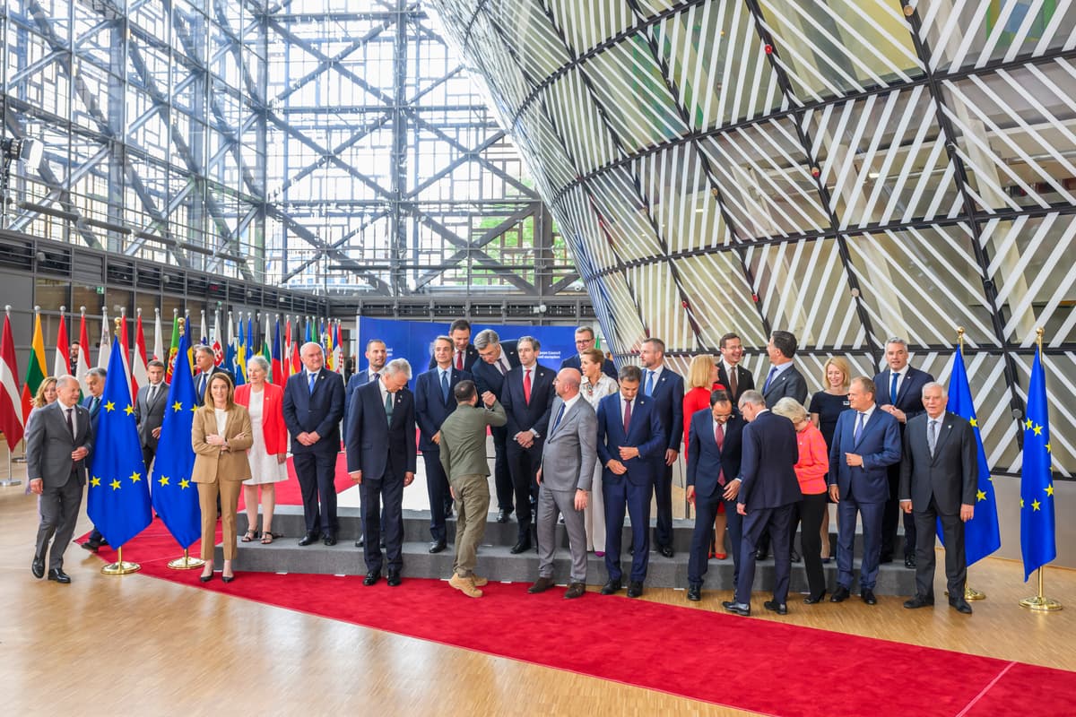 Na snímke lídri krajín Európskej únie pózujú pre spoločnú fotografiu. FOTO:TASR/Jaroslav Novák