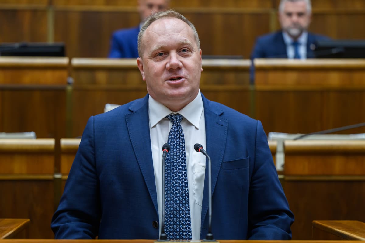 Na snímke opozičný poslanec Richard Vašečka  (hnutie Slovensko) počas 39. schôdze Národnej rady SR v Bratislave 9. septembra 2025. Foto: Jaroslav Novák/TASR