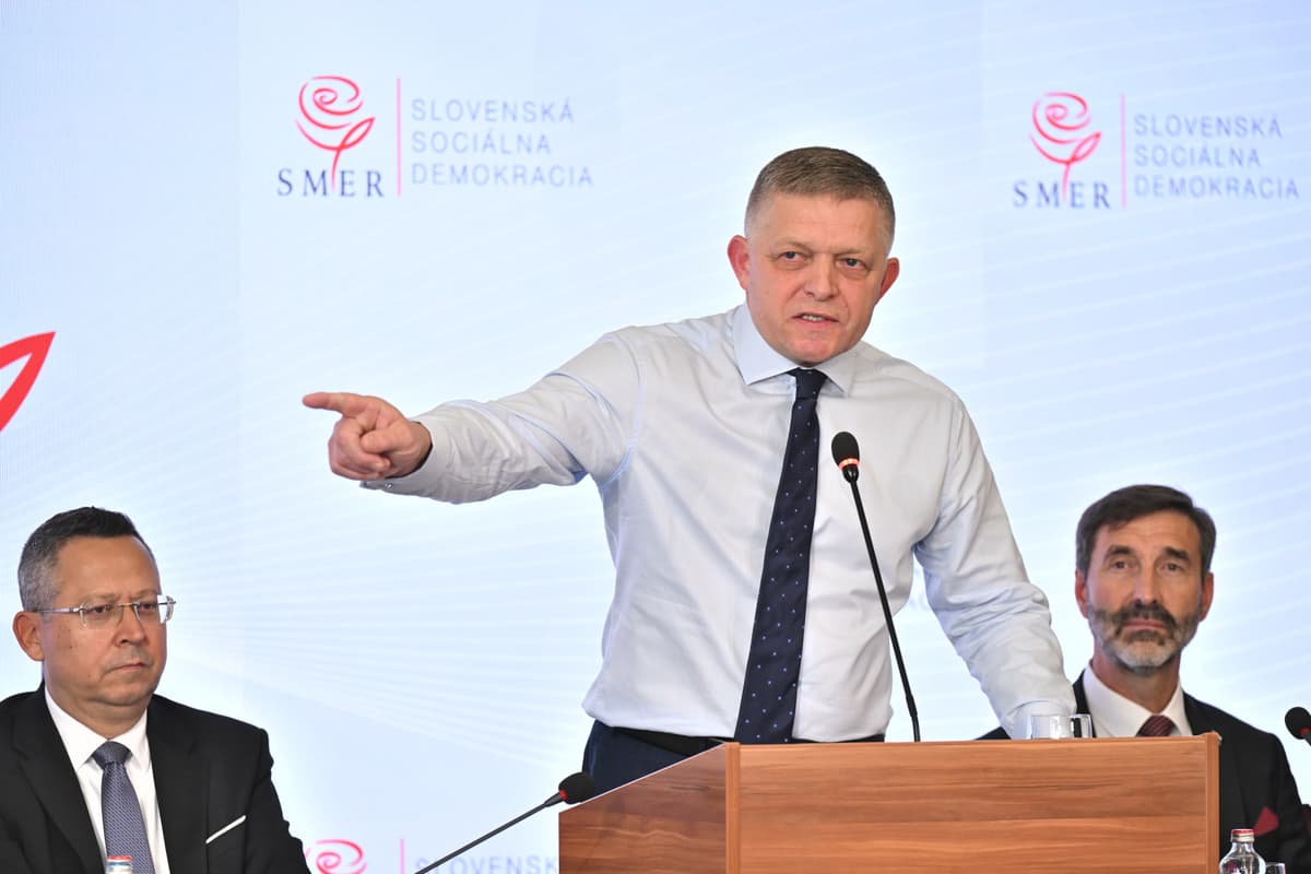 Robert Fico počas príhovoru na pracovnom Smeru 11. októbra 2025 v Bratislave. Foto: TASR/Jakub Kotian