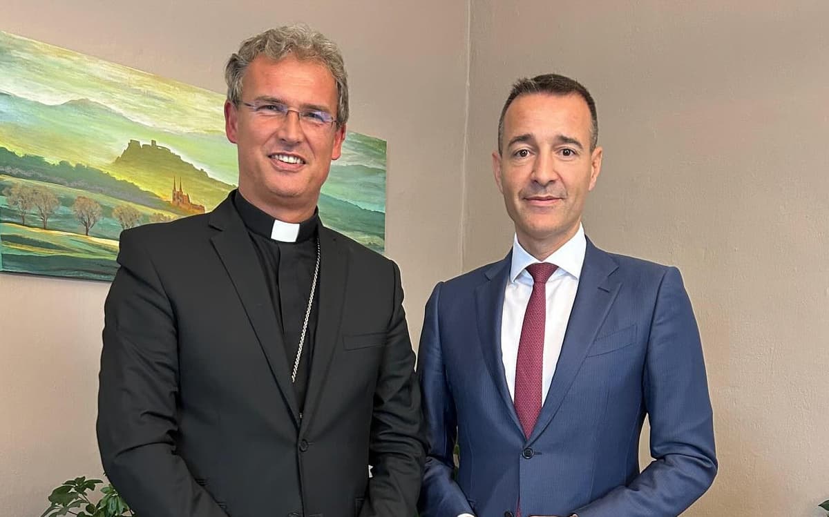 Biskup Trstenský a minister Drucker. Foto: Ministerstvo školstva/FB