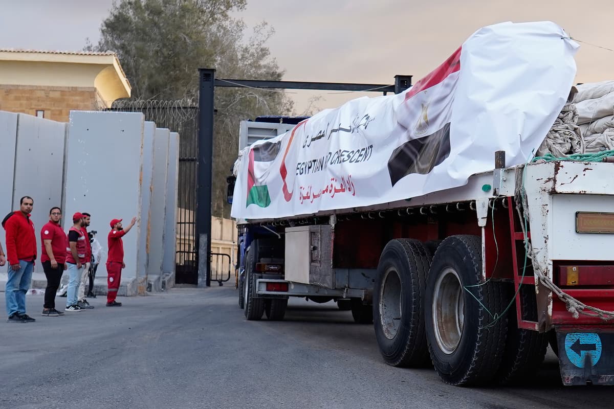 Kamión idúci cez prechod Rafah. Foto TASR/AP
