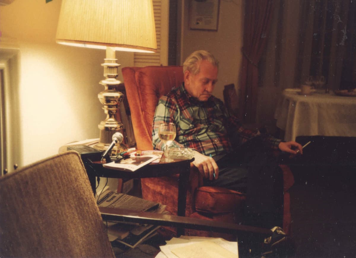 Karol Strmeň počas nahrávania rozhovoru pre exilový časopis Horizont (cca 1985 – 1987). Foto: archív A. B.