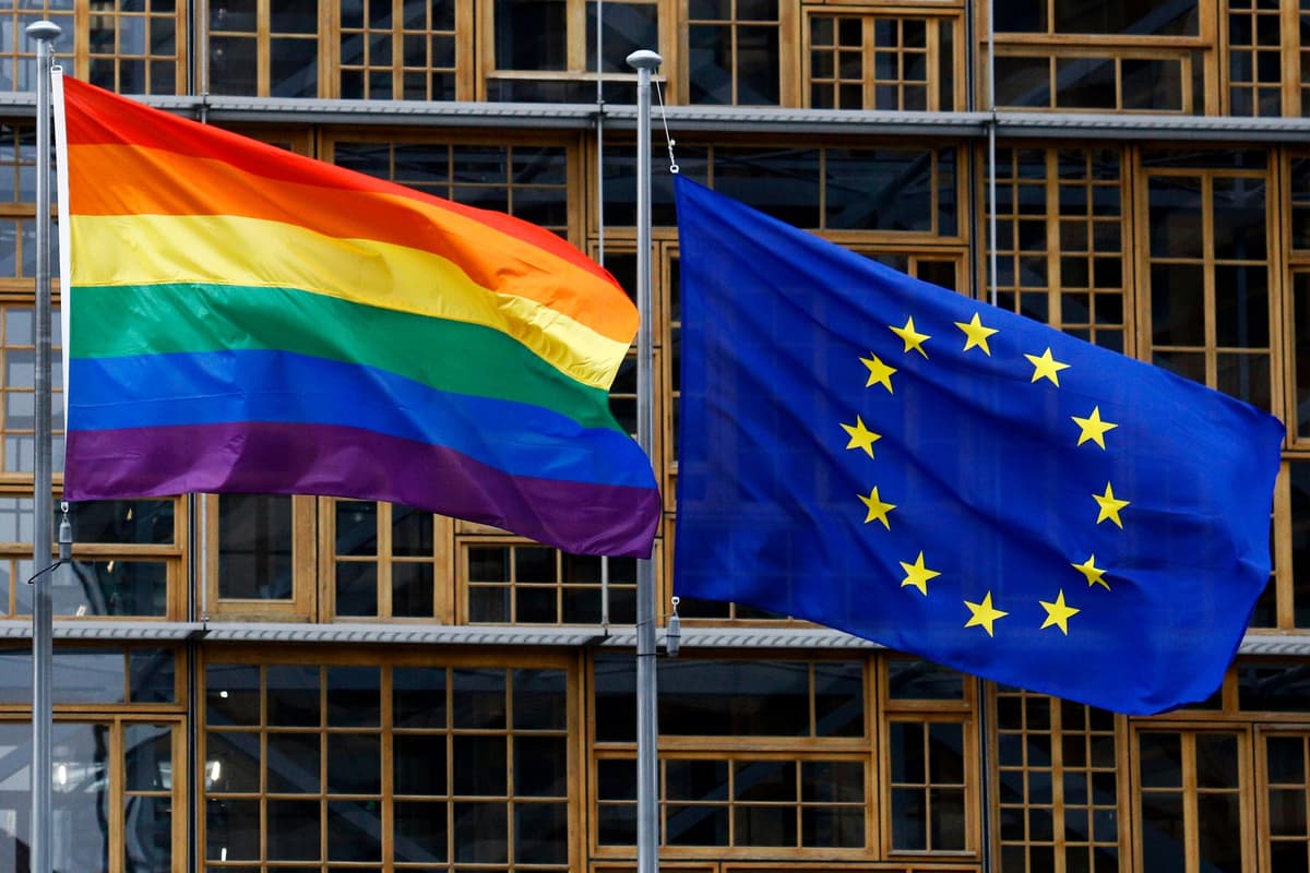 EÚ a dúhová vlajka v Bruseli - ilustračný záber. Foto ALEXANDROS MICHAILIDIS / Alamy / Profimedia