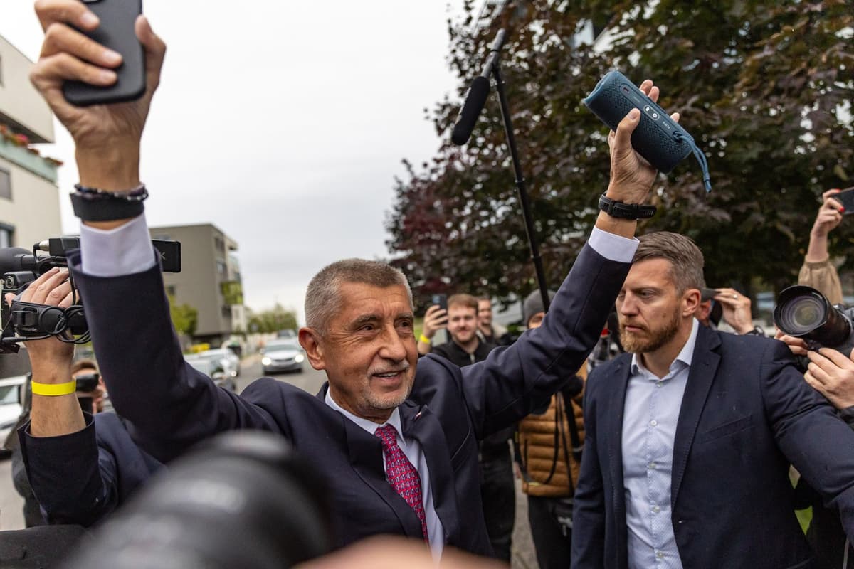 Andrej Babiš sa teší z výsledku volieb. Foto: MARTIN DIVISEK / EPA / Profimedia
