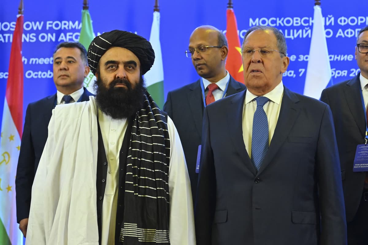Sergej Lavrov a Amír Chán Muttakí, Foto SEFA KARACAN / ANADOLU / Anadolu via AFP / Profimedia