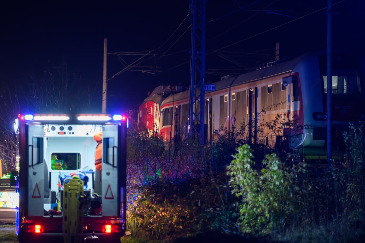 Zrážka vlakov medzi Pezinkom a Bratislavou. Foto: Jaroslav Novák/TASR