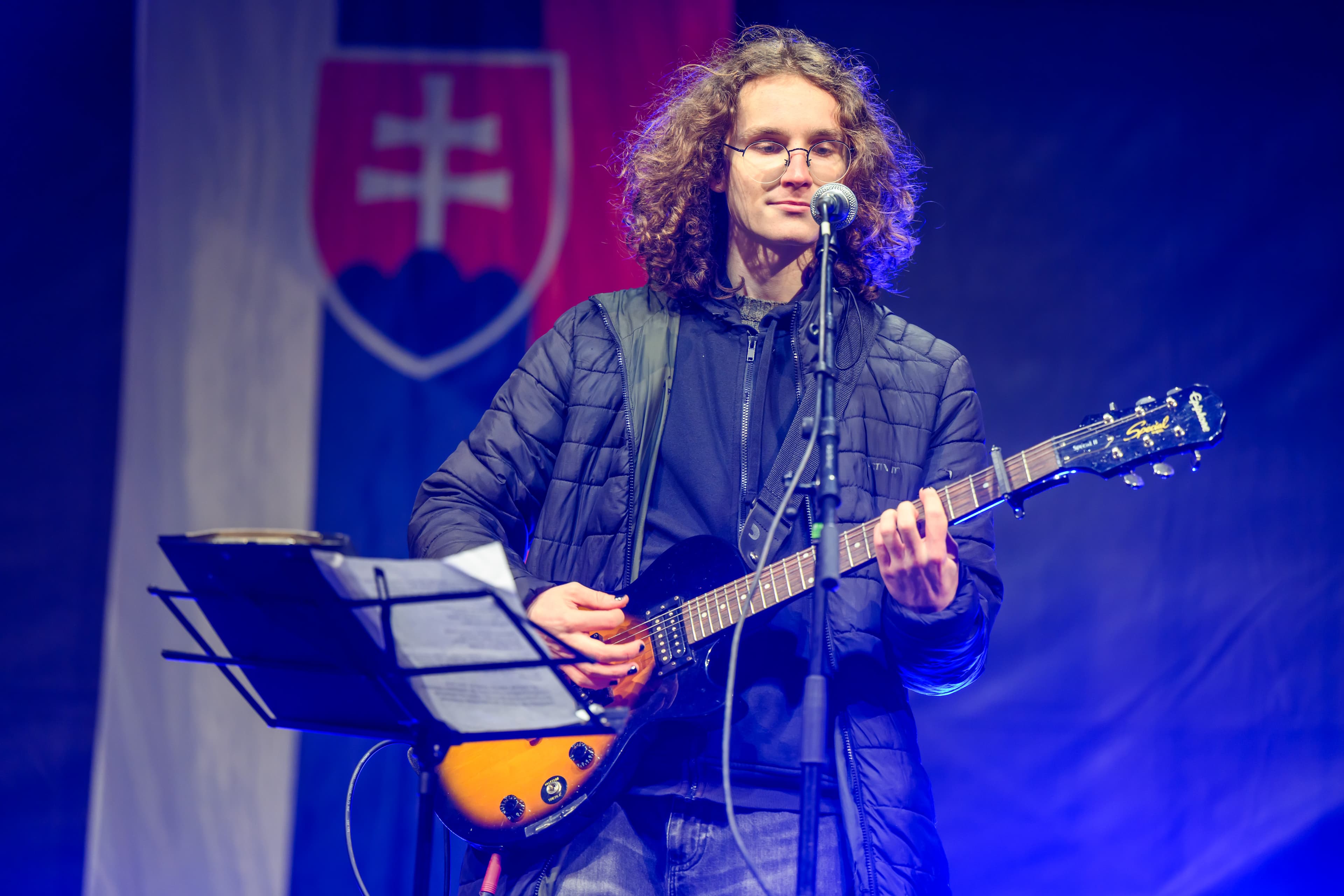 Študent Michal na proteste pri príležitosti 36. výročia Nežnej revolúcie. Foto: TASR/Jaroslav Novák