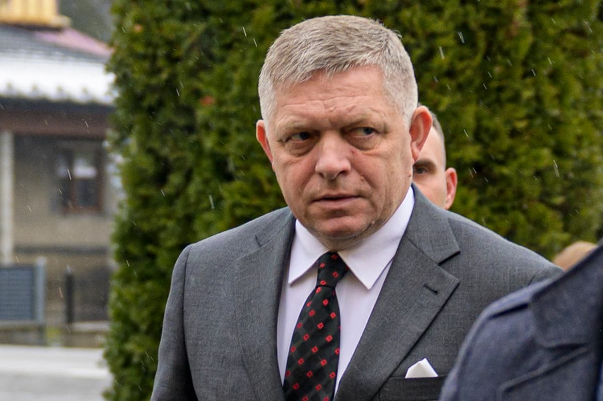 Robert Fico (Smer) pred začiatkom výjazdového rokovania vlády SR v obci Vyšný Orlík v okrese Svidník v stredu 26. novembra 2025. Foto: Veronika Mihaliková/TASR