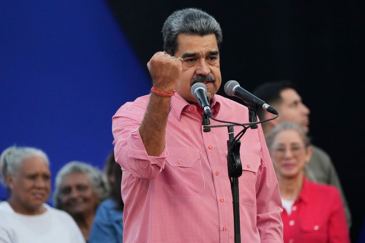 Venezuelský prezident Nicolás Maduro gestikuluje na podujatí v Caracase v sobotu 15. novembra 2025. Foto: TASR/AP