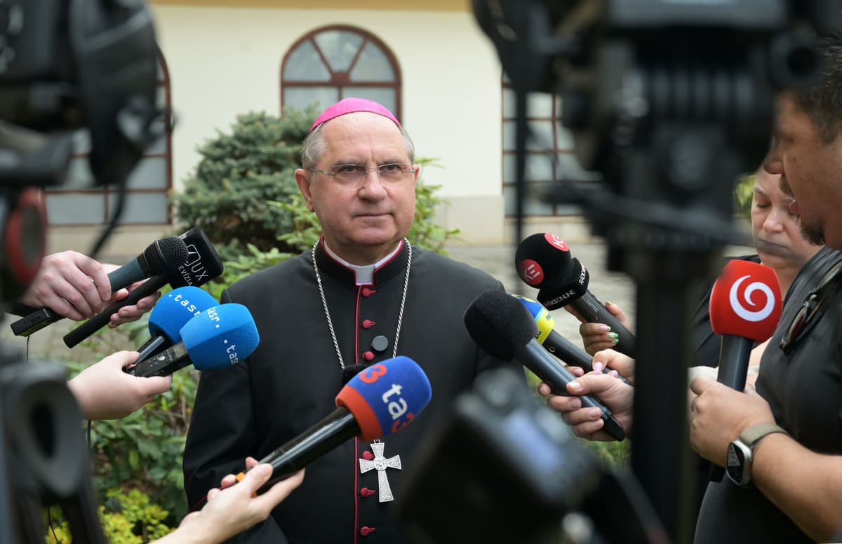 Na snímke arcibiskup a predseda Konferencie biskupov Slovenska Bernard Bober v Košiciach 21. apríla 2025. Foto: František Iván/TASR