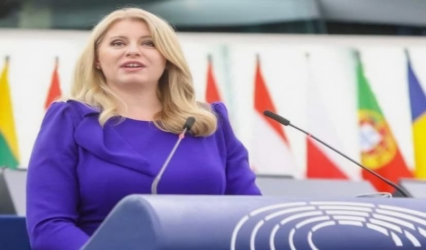 Fotografia z nahláseného príspevku, ktorá je upravená tak, aby prezidentka vyzerala širšia. Reprofoto Marker