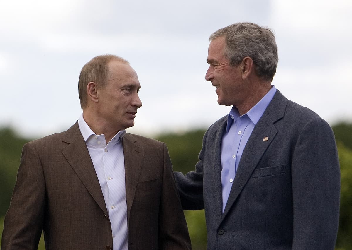 Vladimir Putin a George W. Bush v dome rodiny Bushovcov vo Walker's Point v Kennebunkporte v štáte Maine, 1. júla 2007. Foto: JIM WATSON / AFP / AFP / Profimedia