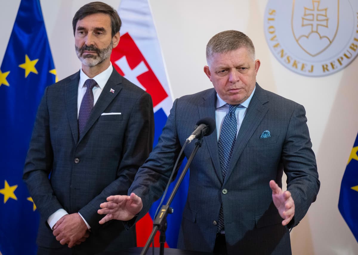 Juraj Blanár a Robert Fico počas tlačovej konferencie na tému REPowerEu 27. januára 2026 v Bratislave. Foto: Jakub Kotian/TASR