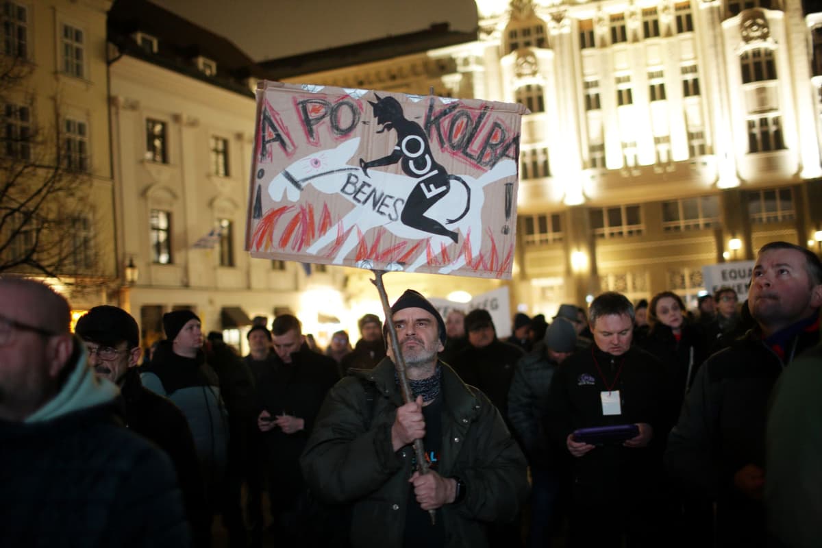 Na snímke protest, ktorý organizovala platforma Köz.ügy - Vec spoločná na Hlavnom námestí v Bratislave v piatok 30. januára 2026. Foto: Matúš Herc/TASR