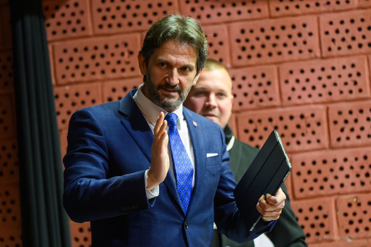 Robert Kaliňák (Smer-SD) prichádza na výjazdové rokovanie vlády SR v bratislavskej Petržalke 14. januára 2026. Foto: Jaroslav Novák/TASR