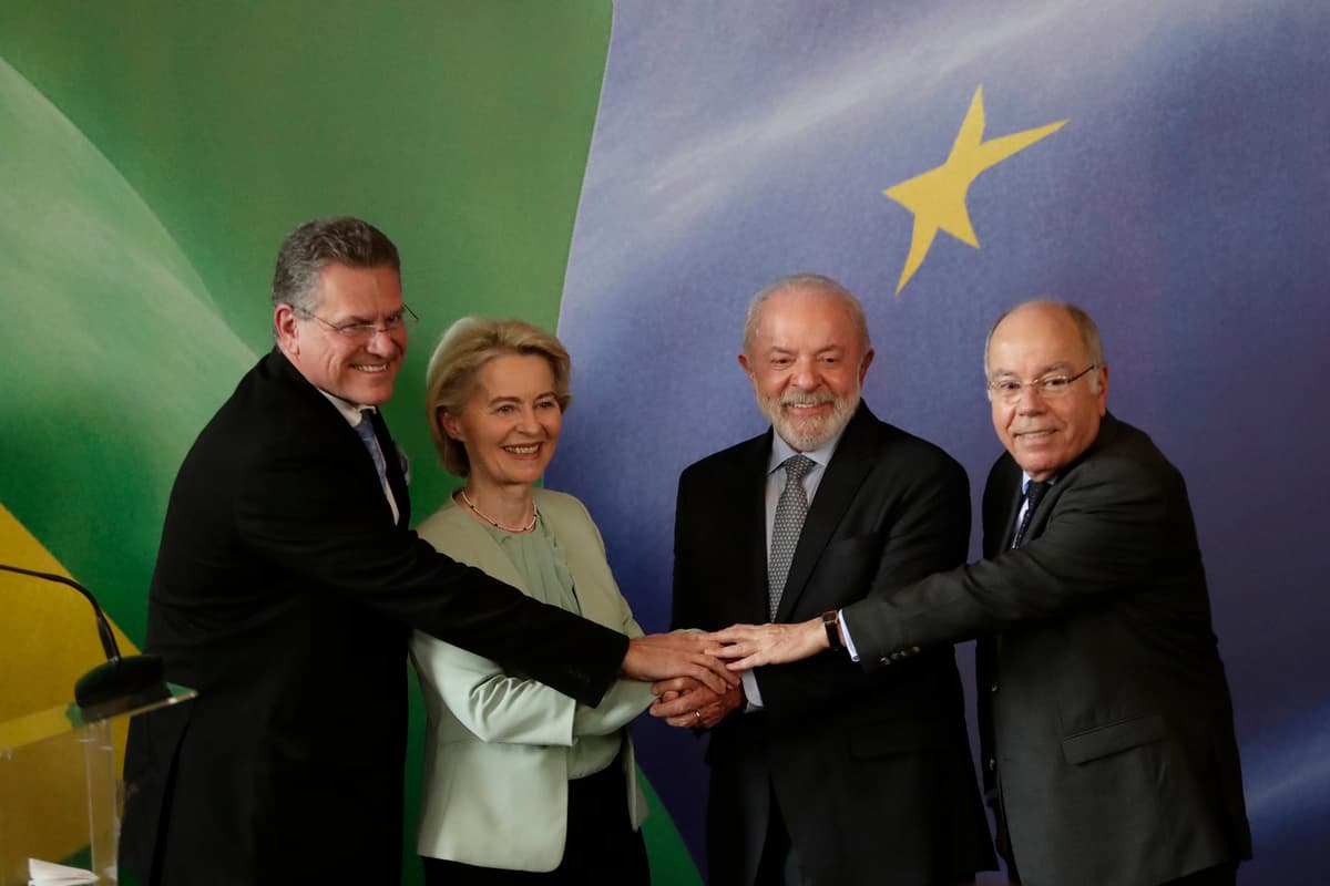 Maroš Šefčovič, Ursula von der Leyenová, Luiz Inácio Lula da Silva a Mauro Vieira. Foto: TASR/AP