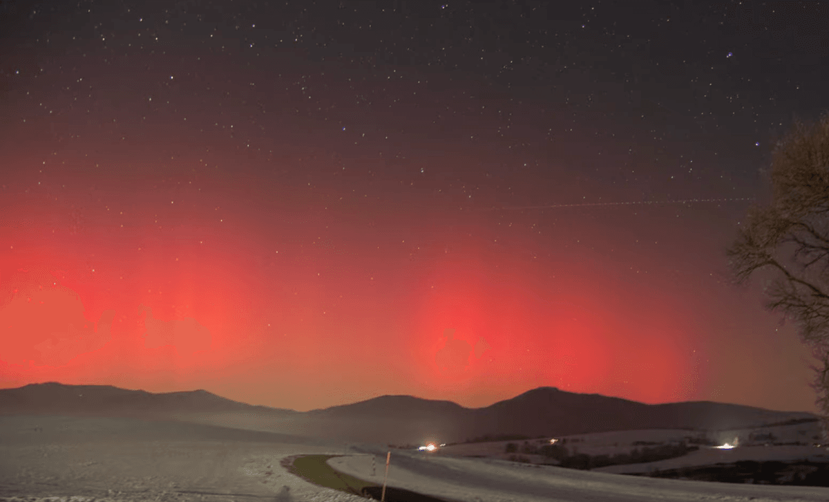 Polárna žiara pri Brezne. Reprofoto YouTube