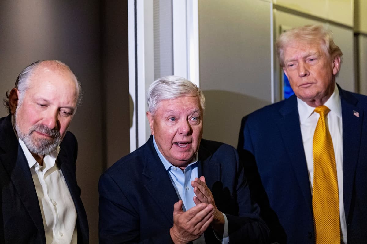 Lindsey Graham (v strede) a Donald Trump. Foto: TASR/AP