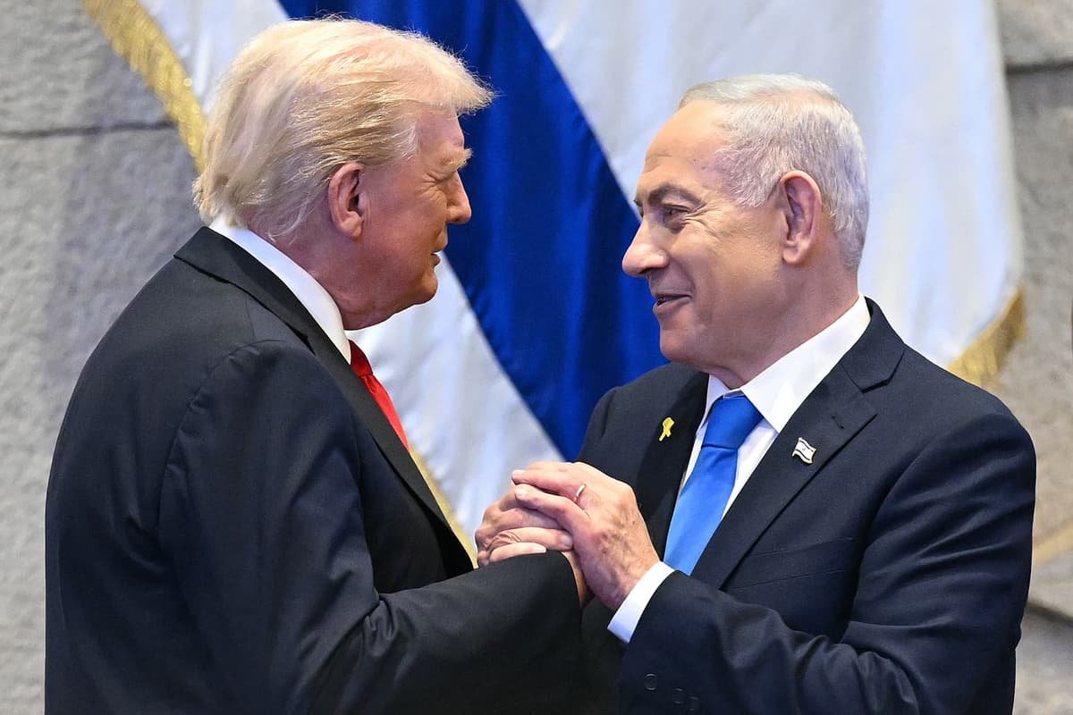 Donald Trump a Benjamin Netanjahu. Foto: SAUL LOEB / POOL / AFP / Profimedia
