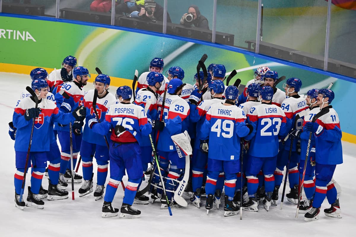 Slovenskí hokejisti po víťazstve nad Nemeckom. Foto:TASR/JAroslav Novák