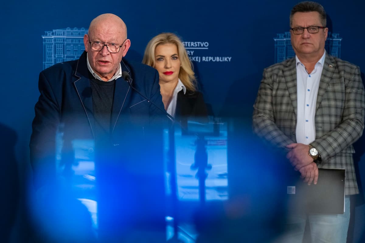 Matúš Oľha, Martina Šimkovičová a František Kornaj, ilustračný záber. Foto Kotian/TASR