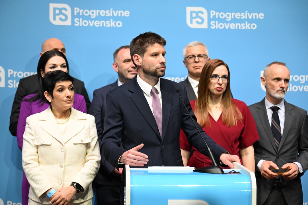 Michal Šimečka a lídri PS po sneme. Foto: TASR.