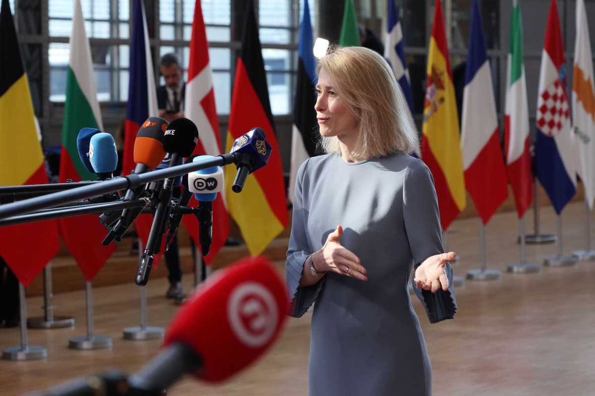 Kaja Kallasová prichádza na samit EÚ v budove Európskej rady v Bruseli vo štvrtok 19. marca 2026. Foto: TASR/AP