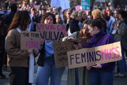 Nemky na pochode na MDŽ v roku 2025 v Berlíne. Foto: Rouzbeh Fouladi / Zuma Press / Profimedia