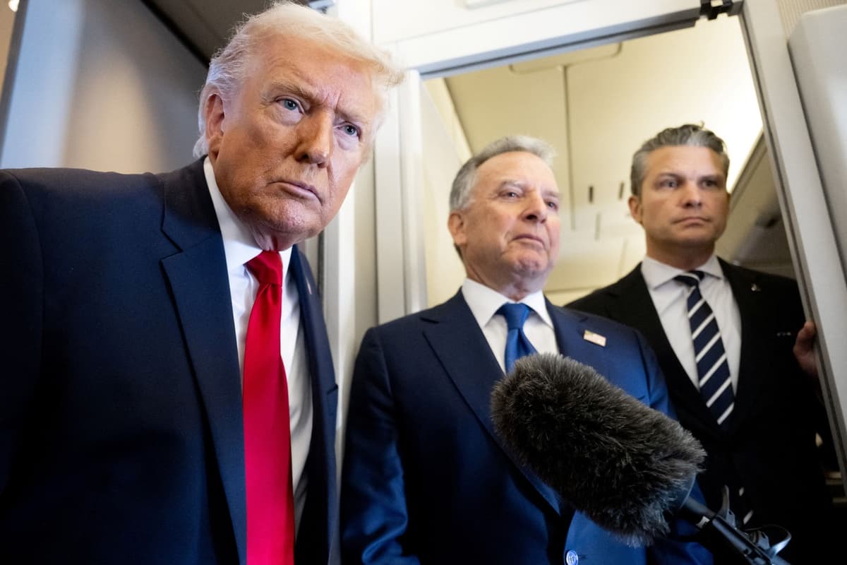 Donald Trump, Steve Witkoff a Peter Hegseth. Foto: SAUL LOEB / AFP / AFP / Profimedia