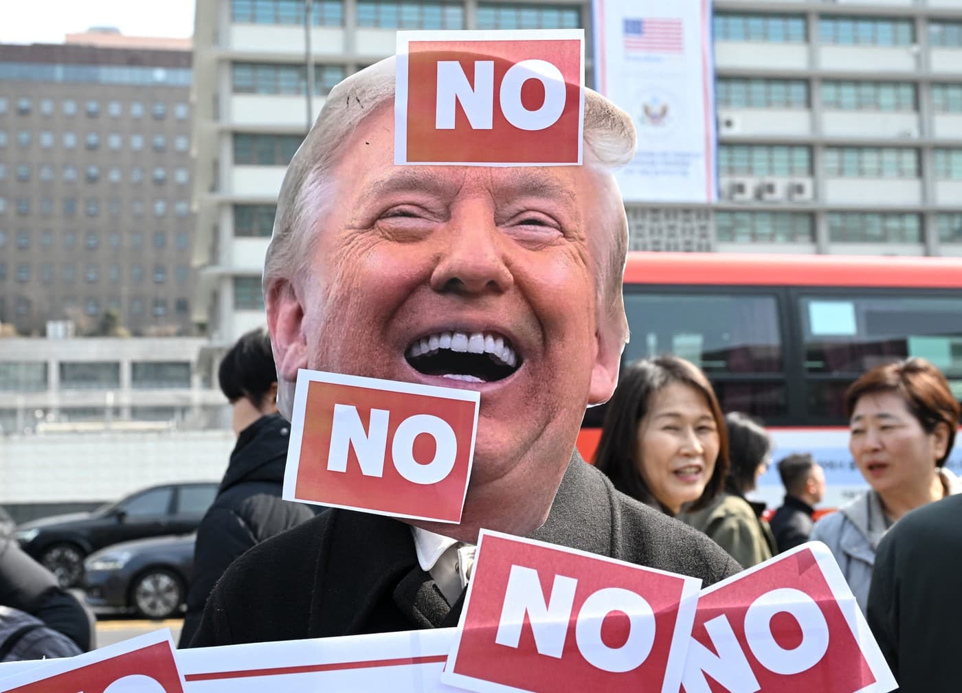 Proti proti Trumpovej požiadavke na vyslanie lodí v juhokórejskom Soule. Foto: Jung Yeon-je / AFP / AFP / Profimedia