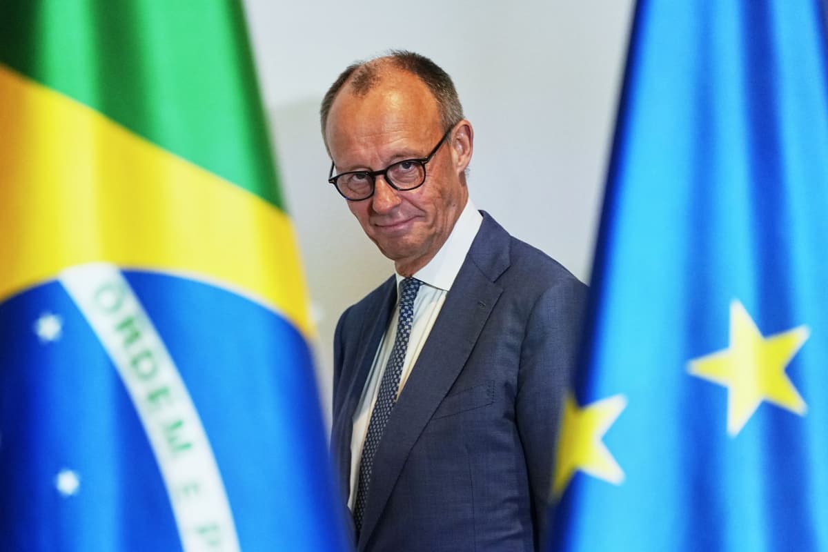 Nemecký kancelár Friedrich Merz prichádza na nemecko-brazílske medzivládne konzultácie v severonomeckom meste Hannover v pondelok 20. apríla 2026. Foto: TASR/AP