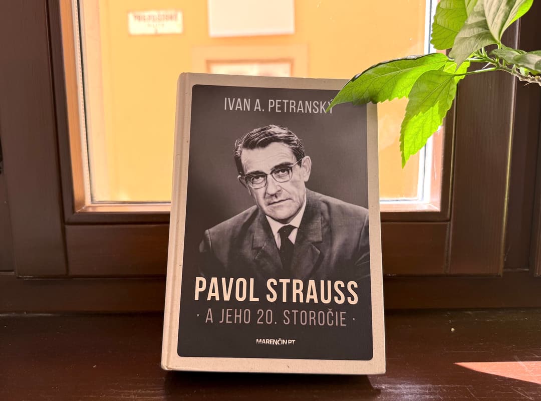 Kniha Ivana A. Petranského Pavol Strauss a jeho 20. storočie. Foto Dana Vitálošová