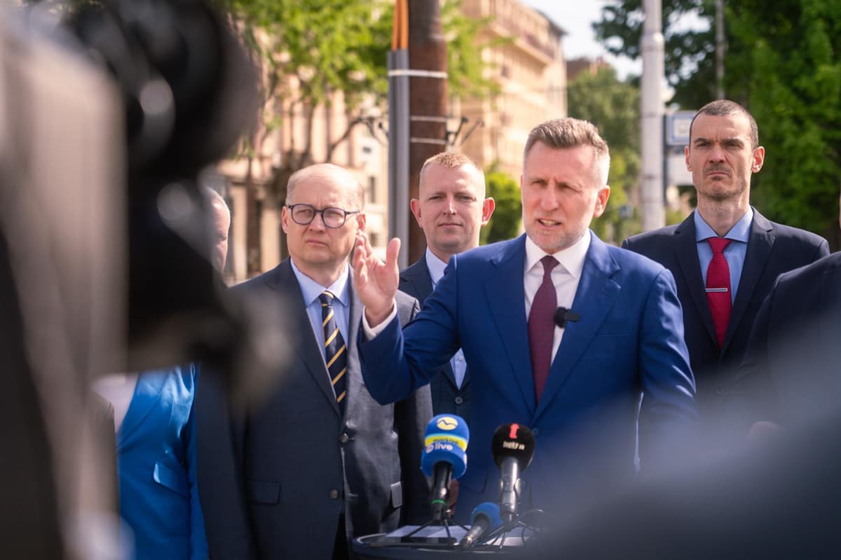 Na snímke Martin Winkler, kandidát na primátora Bratislavy a členovia mestskej strany Dunaj. Foto: Archív Martin Winkler