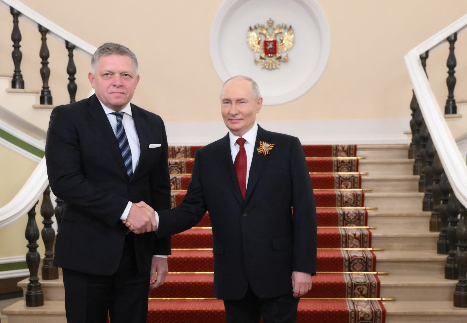 Robert Fico a Vladimir Putin. Foto: Grigory Sysoyev / POOL / AFP / Profimedia