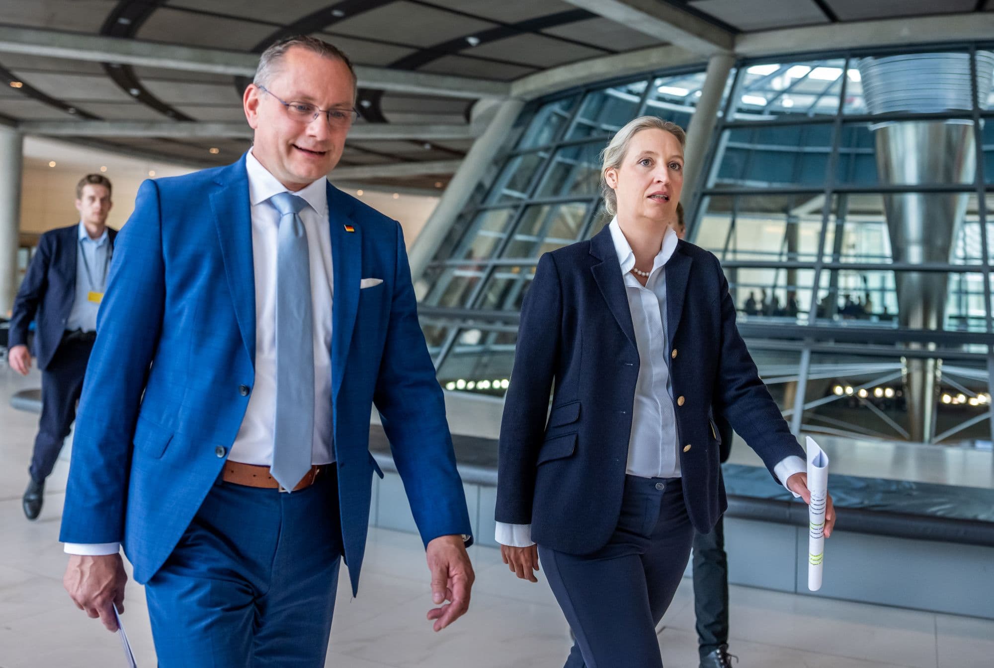 Spolupredsedovia AfD Tino Chrupalla a Alice Weidelová. Foto: TASR/AP
