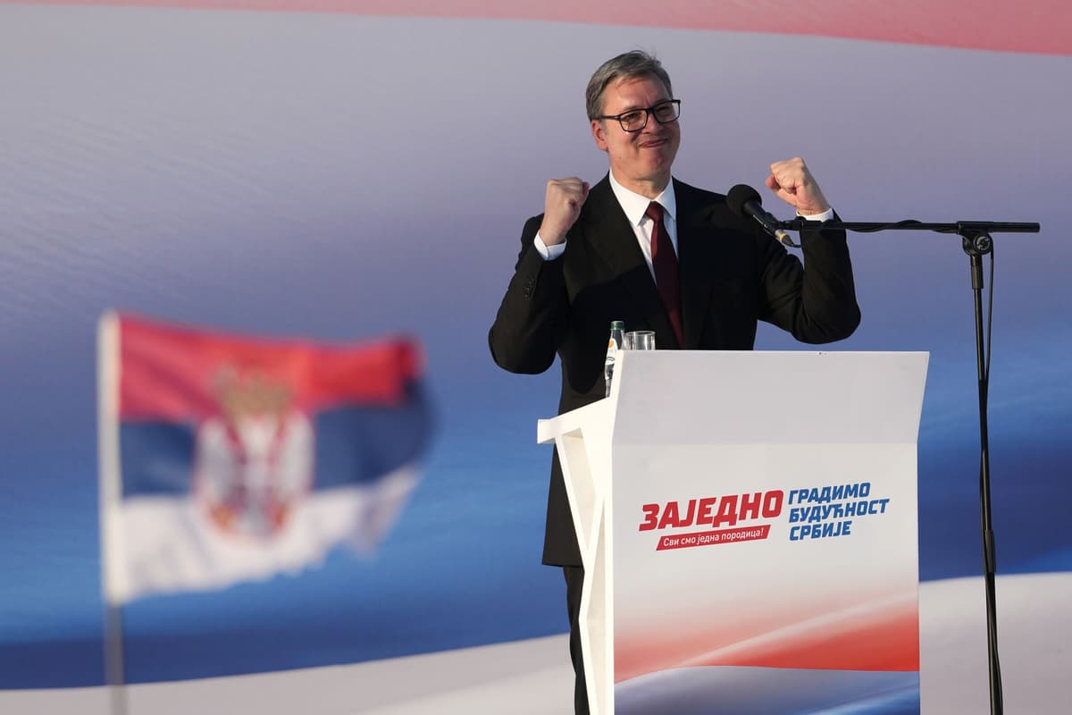 Srbský prezident Aleksandar Vučić v sobotu 27. júna 2026 na zhromaždení vládnucej Srbskej pokrokovej strany v Belehrade. Foto: TASR/AP