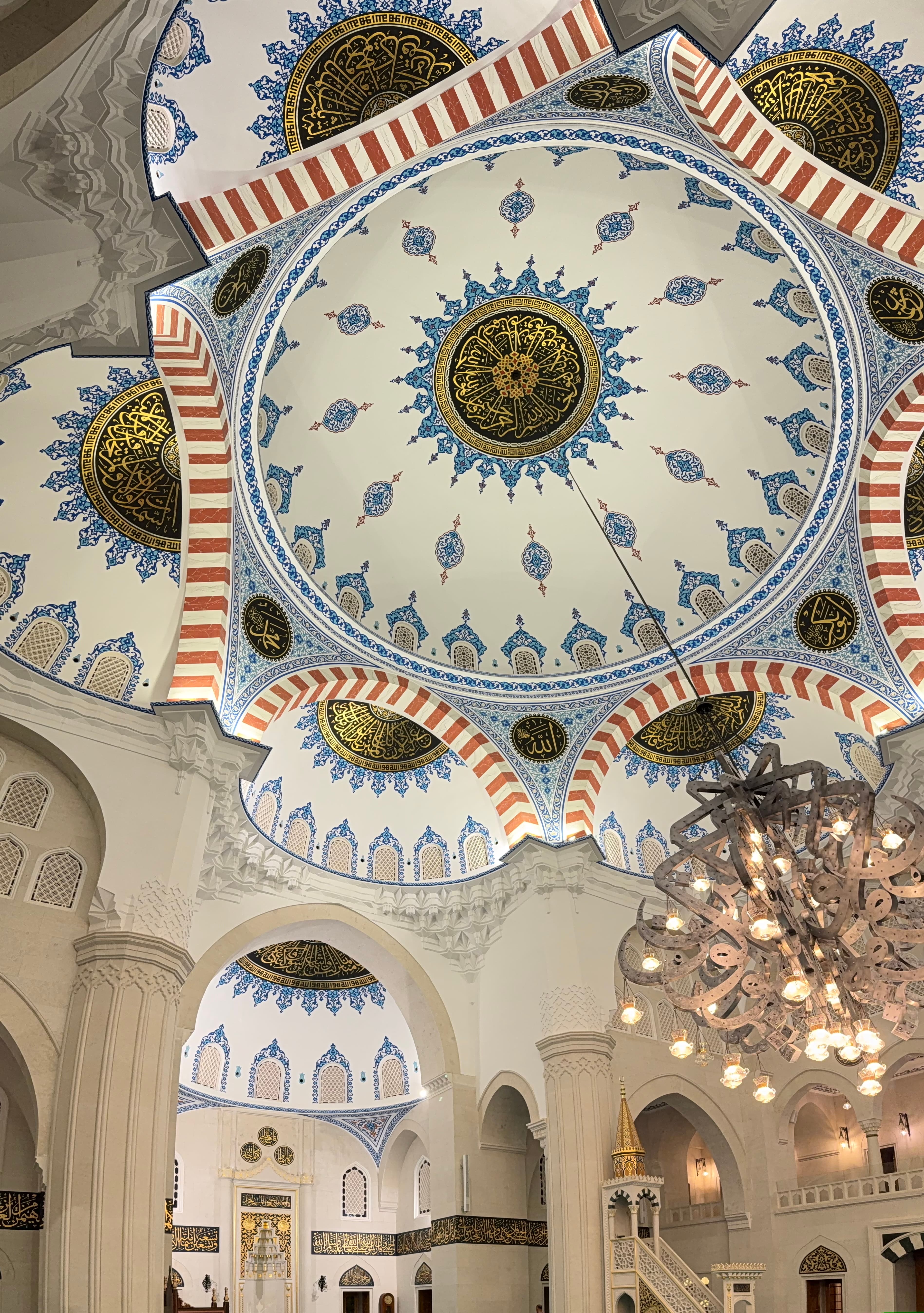 Veľká tiranská mešita Namazgah. Foto: autor